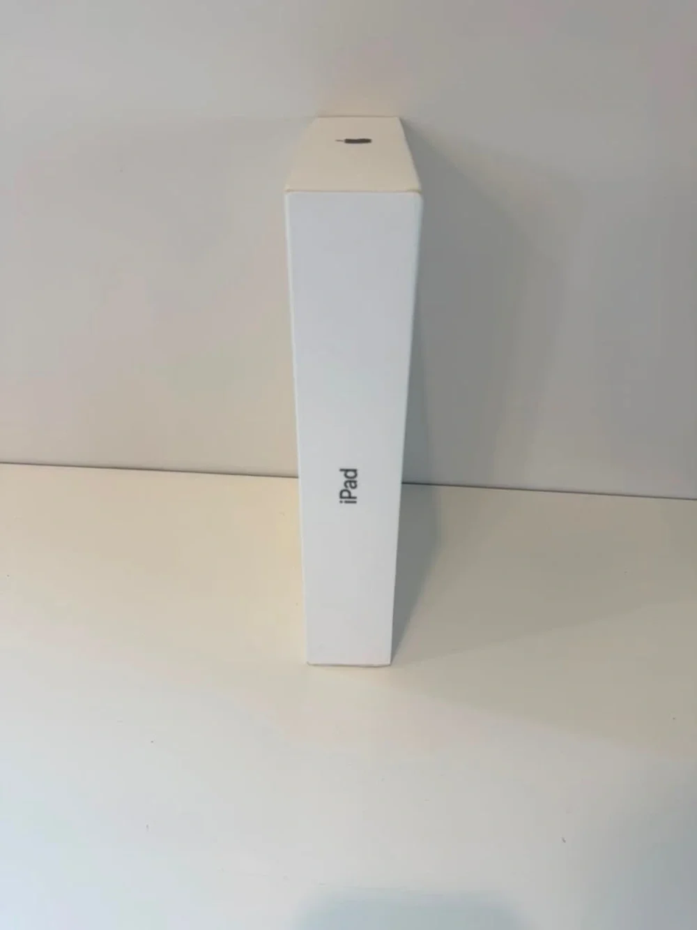 Apple iPad 7th Generation 128GB Wi-Fi Empty Box Only White Space Gray